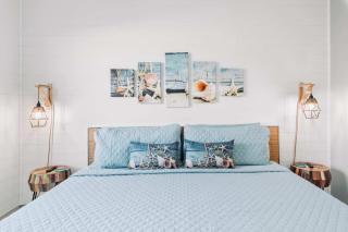 SPI Beach Condo - Just a block away to Paradise - 2