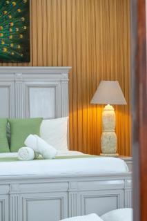 Zeusys Beach House 16 Pax,Beachfront,Pool,Garden - 1
