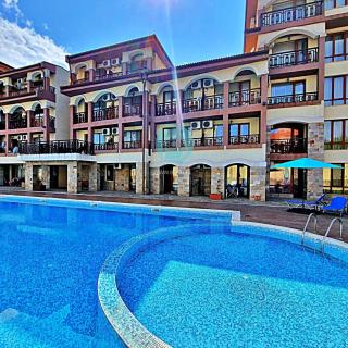 Panorama Bay Pool Access Apartment - 3