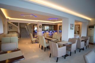 Oasis Boutique Hotel - 9