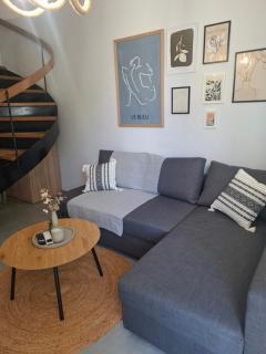 Level up - B Duplex , 2 Level Cozy Apartment - 8
