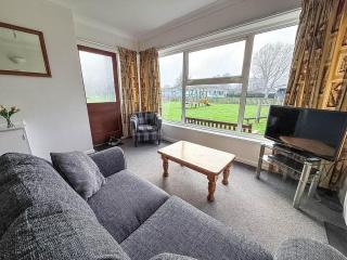 Lovely Chalet On An Excellent Holiday Park In Lowestoft Ref 12020B - 7
