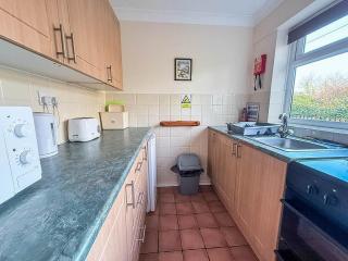 Dog Friendly Chalet At Broadland Park And Marina In Lowestoft Ref 12027B - 5