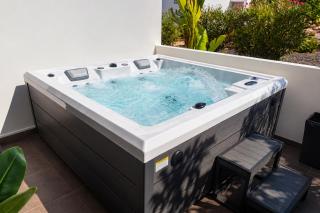 Apartamento Amarillo de Diseño con Jacuzzi Privado - 1