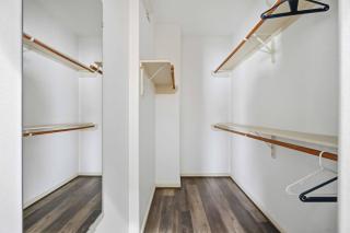 16 min to Stadium - Designer Townhome - Sleeps 7 - 1