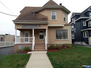 2BR apartment near MetLife Stadium ,parking for 4 cars world cup ready - 0