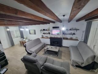 Cozy Lake House - 0