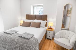 Gardiner House Accommodation - Room 7 - 3