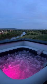 River View Penthouse & Jacuzzi - 0
