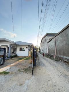 1-minute walk to the beach! Best Elyu Staycation! - 8