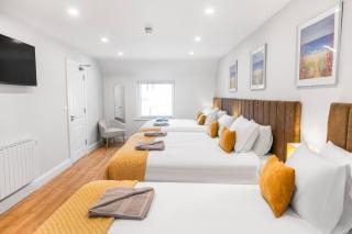 Gardiner House Accommodation - Room 9 - 2