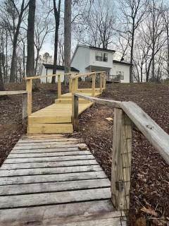 Lakefront 2BR Getaway - 5