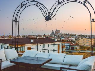 Noble Crown Stone House Cappadocia - 2