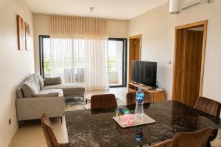 Spacious Skyline-3 Bedroom Apartment - 5