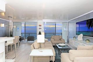 Two Bedroom Residence with Panoramic Pacific Views - 0