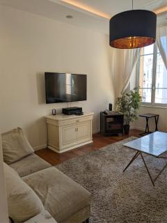 AC-Free Parking - Contemporary 4 Bedroom Villa Apartment - 8