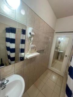 One Bedroom Apartment 1 minute walk to West Coast Beach! - 5