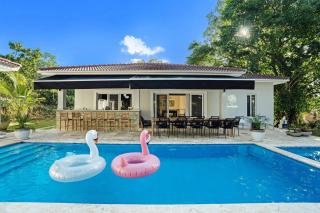 Modern 6 BR Villa with hot tub - 9