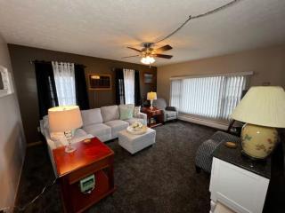 Sun-Filled Upper Gem - Near LECOM & Elmira College - 9