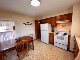 Sun-Filled Upper Gem - Near LECOM & Elmira College - 6