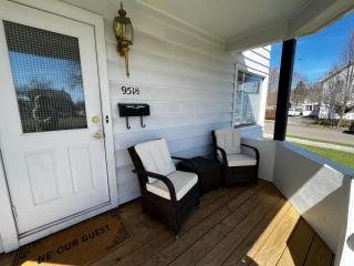 Sun-Filled Upper Gem - Near LECOM & Elmira College - 1