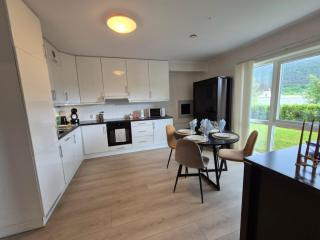 3 bedroom apartment with terrace and free parking - 1