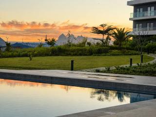 Spacious 2-Bedroom Family Suite with Pool & Garden View - 9