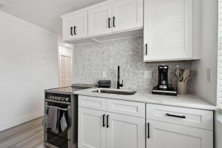 Stylish Treasure Island Getaway - Unit 8 - 2