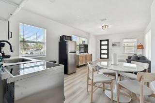 Stylish Treasure Island Getaway - Unit 8 - 1