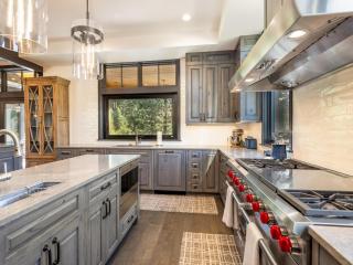 Theater, Bunks, Hot Tub & Suncadia Pool Access - 2