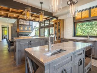 Theater, Bunks, Hot Tub & Suncadia Pool Access - 1
