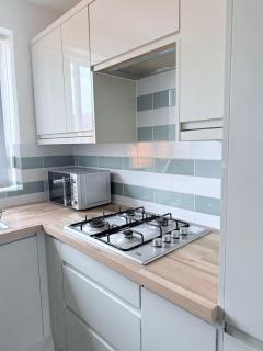 CosyHome in West Midlands Sleeps 9 Driveway Free Parking Garden PrimeLocation - 6