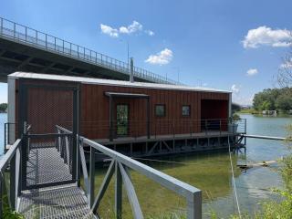 BRAND NEW, WiFi, AC, sundeck, wide view, BBQ - 8