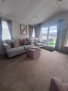 Derwent View Luxury Lake Side Caravan Home - 2