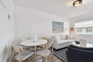 1 Bedroom Treasure Island Getaway - 5
