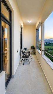 Private Room with Botanical Garden-Mountain Views - 4