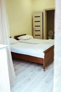 Abelyans Fam Hotel - 4