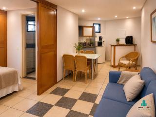 Iate Plaza by Holiday Stays - 8