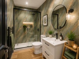 Burnley Junction 10 Comfort House — Sleeps 8 - 9