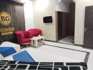 Shelton Royal Hotel - 4