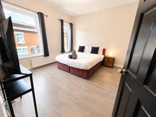 3-Bed Home Sleeps 6 Free Parking Work Stays - 5