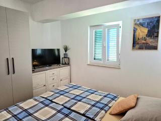 Cute colorful apartment - 2