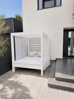LUXIA PRIVATE ESTATE Sauna & Pool x Jacuzzi with Fireplace outdoor lounge - 3