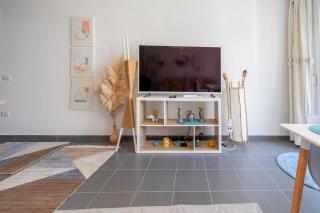 Seaview Apartment with Pool and Garden - 2