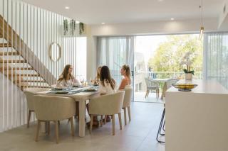 Ocean Views & Lift - 3 Level Luxury Townhouse - 4
