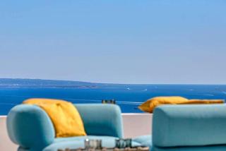 Superb Villa Artinez in Top Island - 2