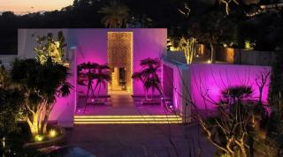 Superb Villa Artinez in Top Island - 4