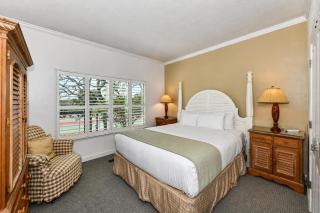 Spacious 2BR condo with pool, fireplace,at Silverado Country Club - 3