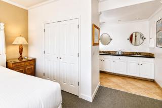 Spacious 2BR condo with pool, fireplace,at Silverado Country Club - 2