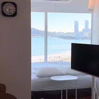 Busan Lazy Morning Ocean View Pension - 4